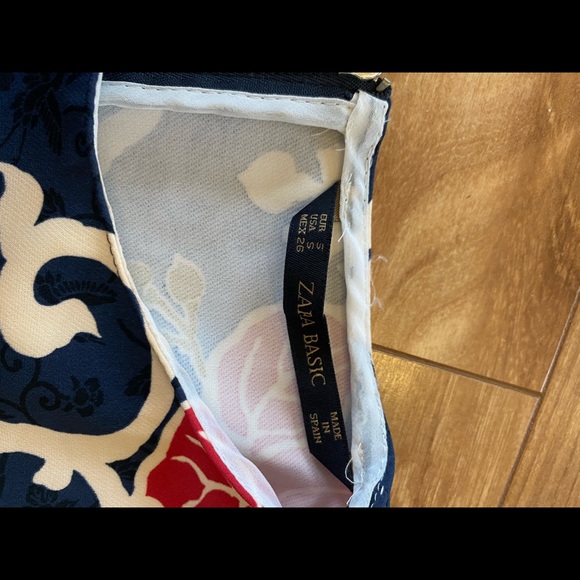 Set - Picture 2 of 2